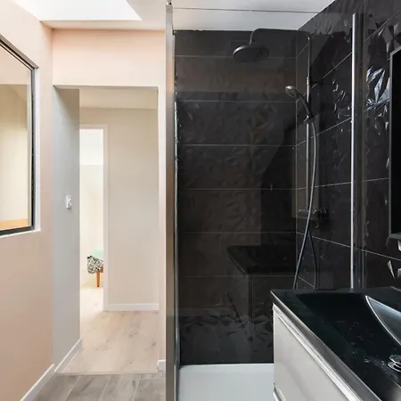 Beige Hospitalite - Agathe - Le Nid Urbain * Saint-Etienne (Loire)