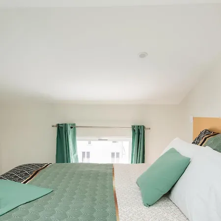 Beige Hospitalite - Agathe - Le Nid Urbain Saint-Etienne (Loire)